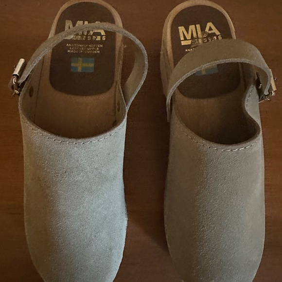 Taupe Suede MIA Clogs - Size 8.5 - Picture 5 of 8